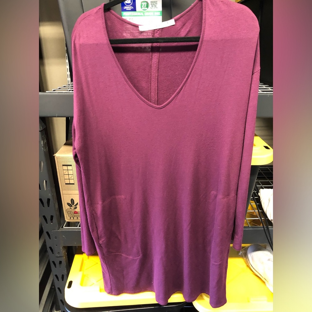 Gibson V-Neck Long Sleeve Tunic in Plum